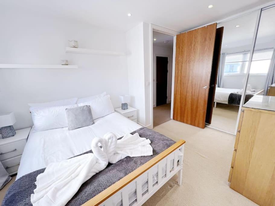 Stylish Seaview One-Bedroom Apt Swansea Zewnętrze zdjęcie