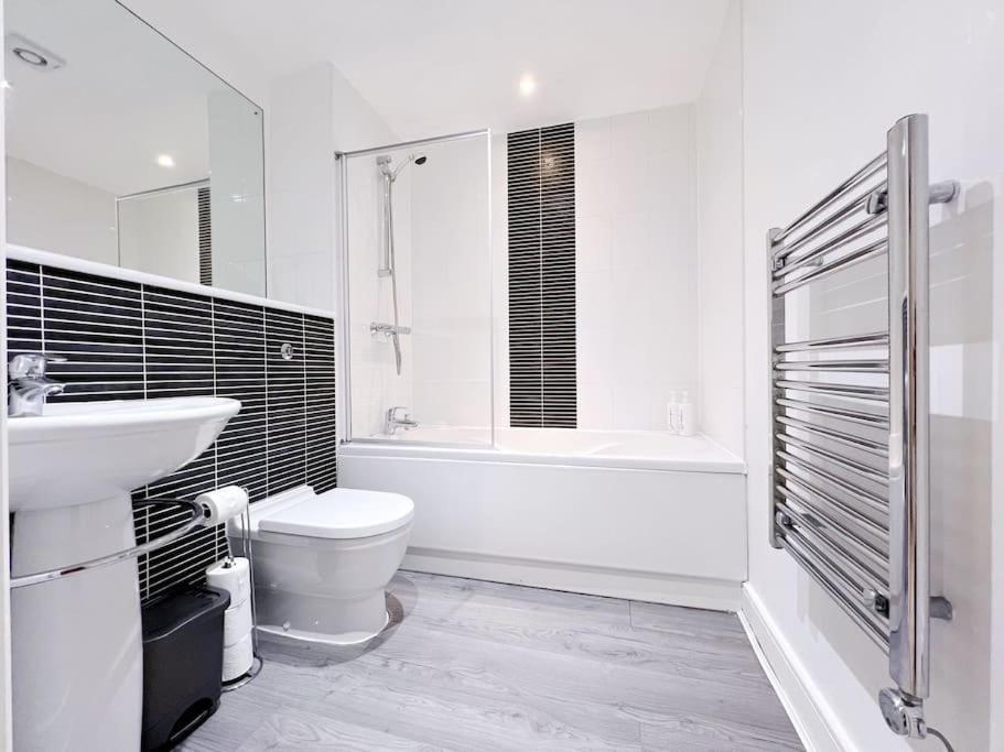 Stylish Seaview One-Bedroom Apt Swansea Zewnętrze zdjęcie