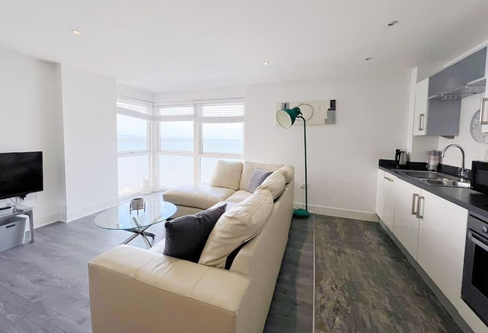 Stylish Seaview One-Bedroom Apt Swansea Zewnętrze zdjęcie