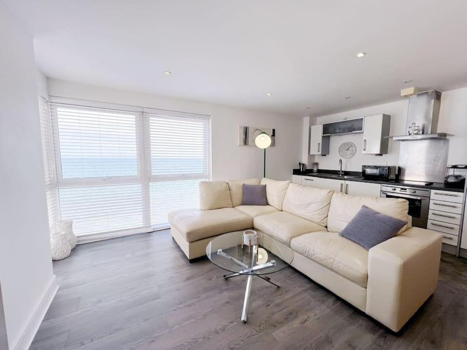 Stylish Seaview One-Bedroom Apt Swansea Zewnętrze zdjęcie